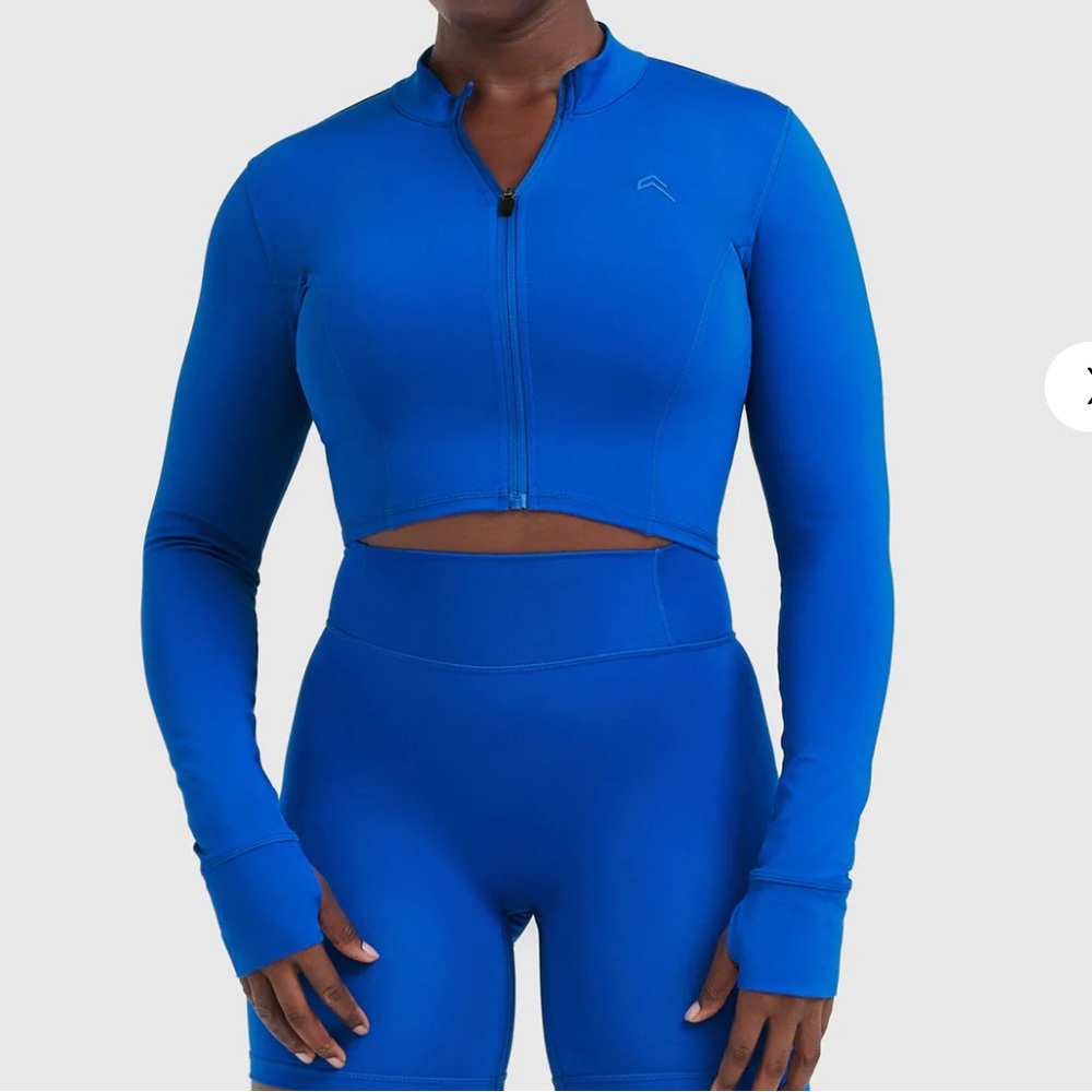 Oneractive Timeless Crop Jacket with high waisted leggings